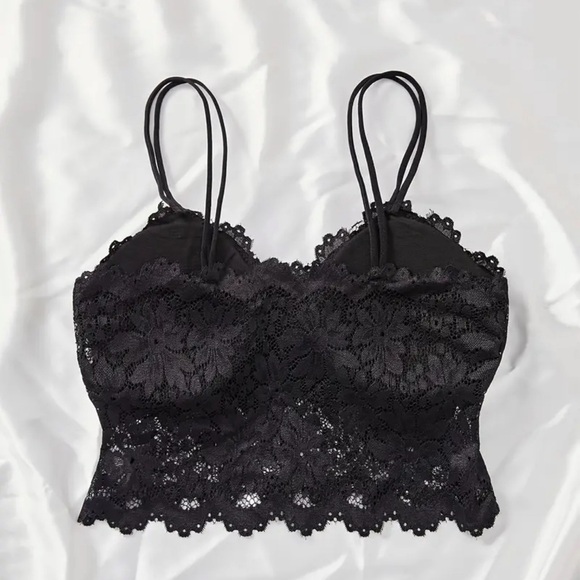 Lace Wireless Bralette - Picture 2 of 2